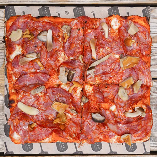 Funghi e ventricina Pizza