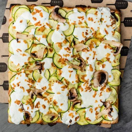 Zucchini e straciatella Pizza